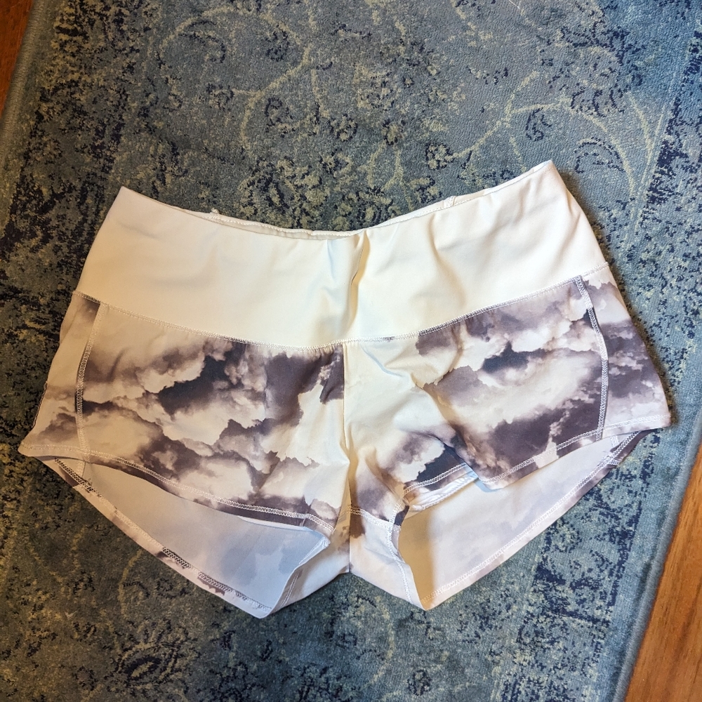 Oiselle Mac Roga Shorts Cloud print